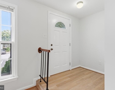 8013 Dayspring Court - Photo Thumbnail 5