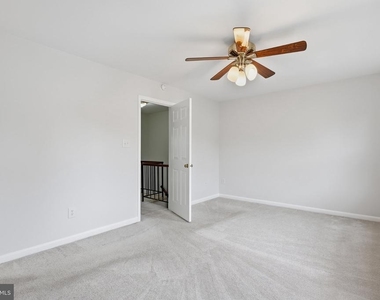 8013 Dayspring Court - Photo Thumbnail 15