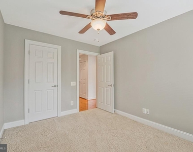 9524 Canonbury Square - Photo Thumbnail 27