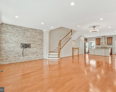 9524 Canonbury Square - Photo Thumbnail 14