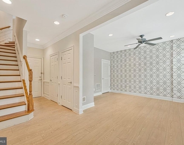 9524 Canonbury Square - Photo Thumbnail 1