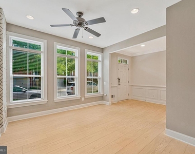 9524 Canonbury Square - Photo Thumbnail 2