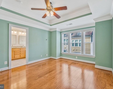 9524 Canonbury Square - Photo Thumbnail 20