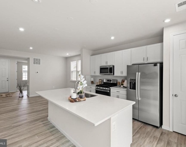 139 Poe Drive - Photo Thumbnail 8
