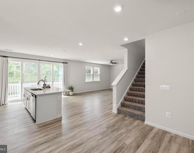 139 Poe Drive - Photo Thumbnail 5