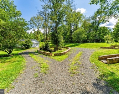 5519 Hopewell Road - Photo Thumbnail 5