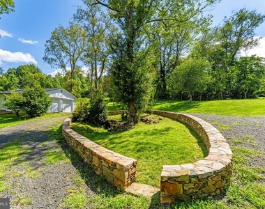 5519 Hopewell Road - Photo Thumbnail 4
