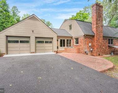 5 Delahay Drive - Photo Thumbnail 4