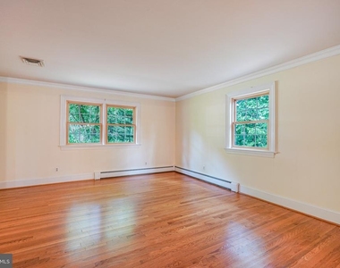 5 Delahay Drive - Photo Thumbnail 8