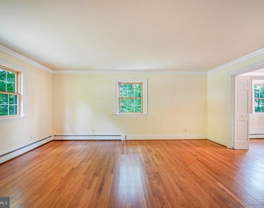 5 Delahay Drive - Photo Thumbnail 7