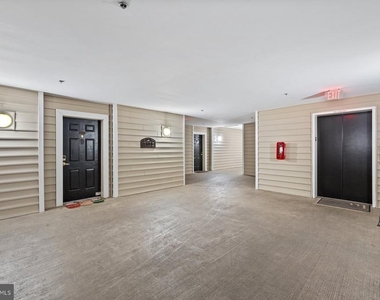 4550 Strutfield Lane - Photo Thumbnail 24