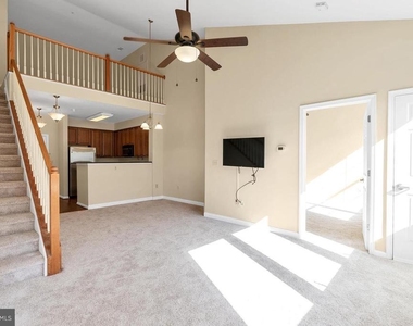 801 S Greenbrier Street - Photo Thumbnail 3