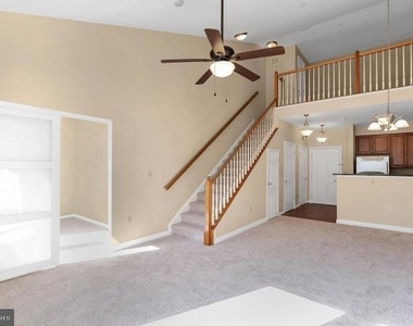 801 S Greenbrier Street - Photo Thumbnail 6