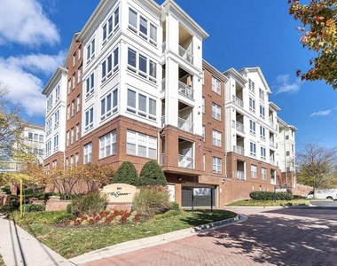 801 S Greenbrier Street - Photo Thumbnail 26
