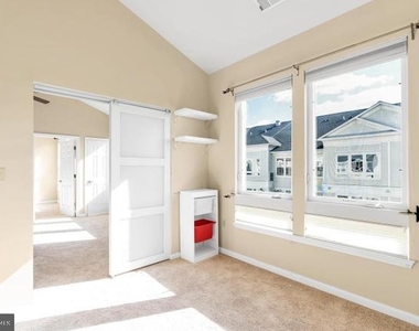801 S Greenbrier Street - Photo Thumbnail 22