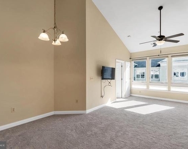 801 S Greenbrier Street - Photo Thumbnail 23