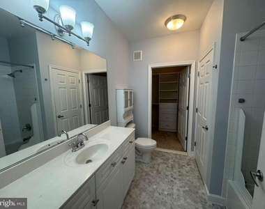 801 S Greenbrier Street - Photo Thumbnail 34