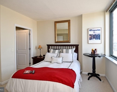 851 N Glebe Road - Photo Thumbnail 20