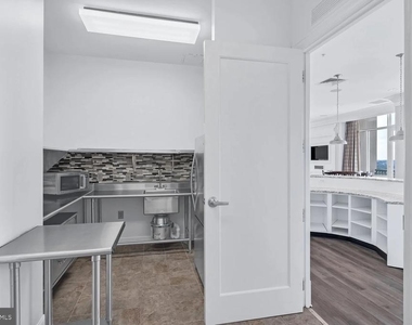 851 N Glebe Road - Photo Thumbnail 43
