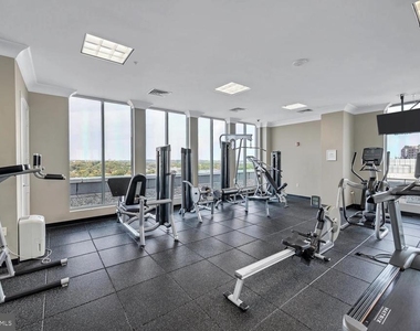 851 N Glebe Road - Photo Thumbnail 29