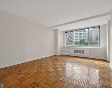 1121 Arlington Boulevard - Photo Thumbnail 6