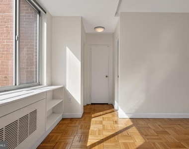 1121 Arlington Boulevard - Photo Thumbnail 15