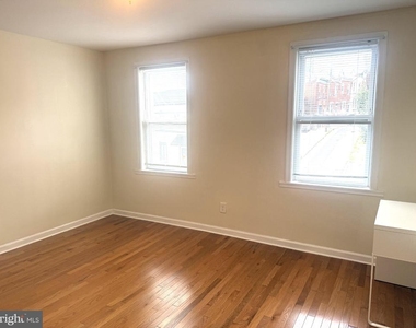 3702 Midvale Avenue - Photo Thumbnail 6