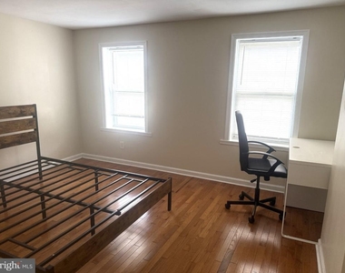 3702 Midvale Avenue - Photo Thumbnail 10