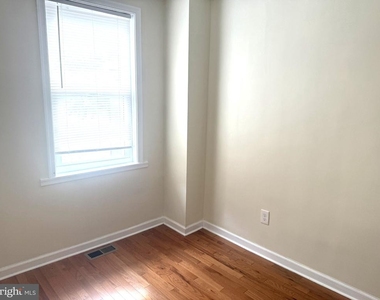 3702 Midvale Avenue - Photo Thumbnail 7