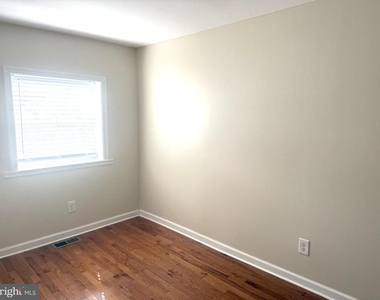 3702 Midvale Avenue - Photo Thumbnail 11