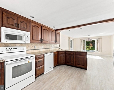320 Richardson Road - Photo Thumbnail 9