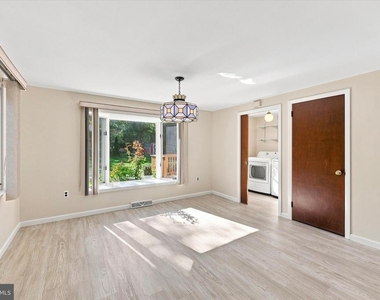 320 Richardson Road - Photo Thumbnail 10