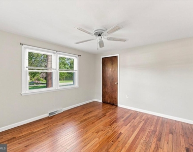 320 Richardson Road - Photo Thumbnail 16