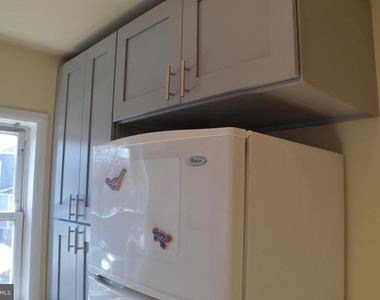 246 Ardmore Avenue - Photo Thumbnail 7