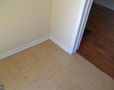 246 Ardmore Avenue - Photo Thumbnail 8