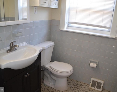 246 Ardmore Avenue - Photo Thumbnail 11