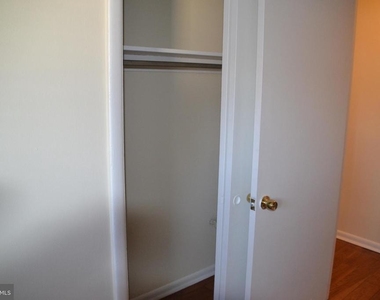 246 Ardmore Avenue - Photo Thumbnail 14