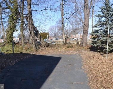 246 Ardmore Avenue - Photo Thumbnail 22