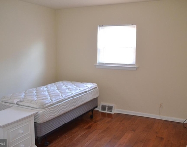 246 Ardmore Avenue - Photo Thumbnail 15