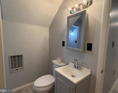 1048 Gray Avenue - Photo Thumbnail 18