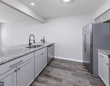 518 N Repauno Avenue - Photo Thumbnail 7