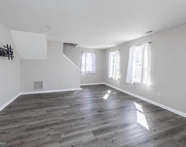 518 N Repauno Avenue - Photo Thumbnail 4