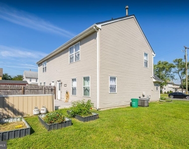 518 N Repauno Avenue - Photo Thumbnail 16