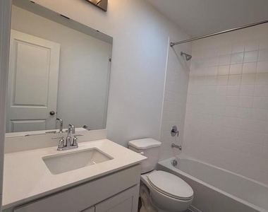 54 54 Silverbell Avenue - Photo Thumbnail 16