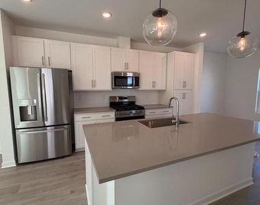 54 54 Silverbell Avenue - Photo Thumbnail 4