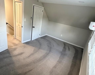 129 Pheasant Lane - Photo Thumbnail 10