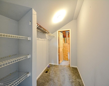 1404 Saxony Drive - Photo Thumbnail 22