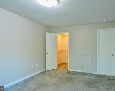 1404 Saxony Drive - Photo Thumbnail 16