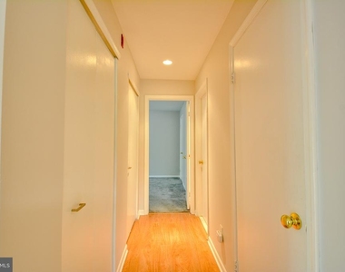 1404 Saxony Drive - Photo Thumbnail 14