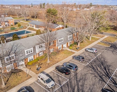22 Deborah Lane - Photo Thumbnail 2